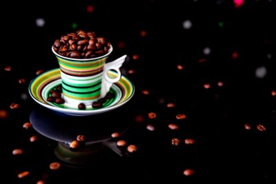 Prix du café : pourquoi votre tasse coûte si cher en 2026